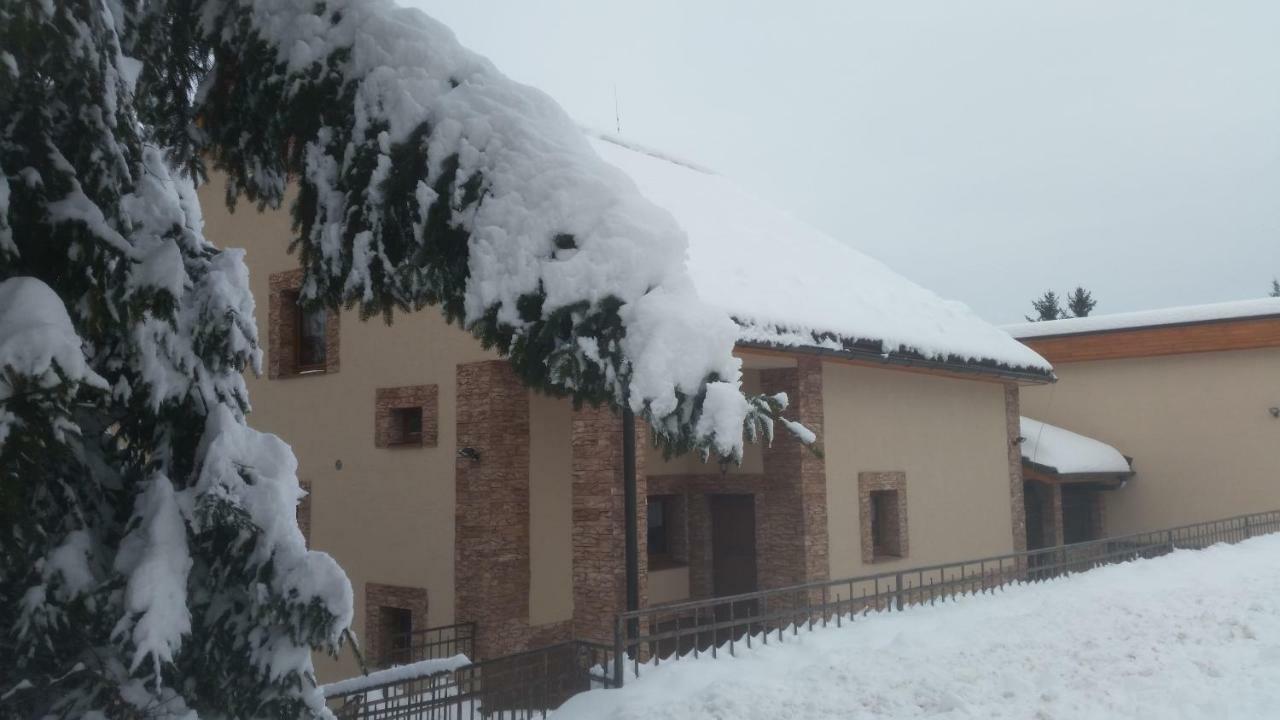 Linia Lodge *
